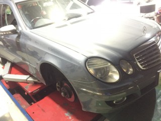 ベンツ,W211,E350,足回り,異音,修理,整備,神戸